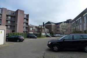 parkeerplaats achter het pand